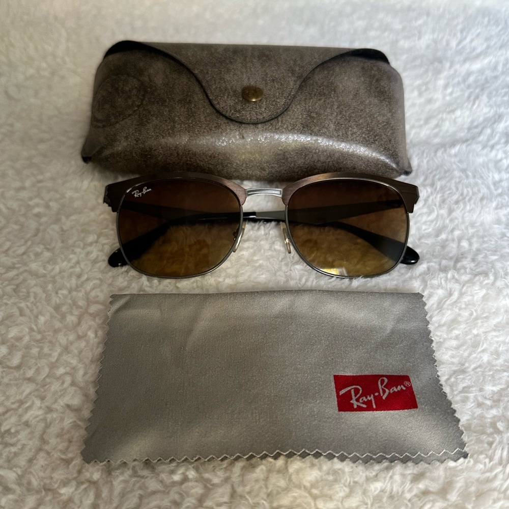 Ray-Ban Clubmaster Sunglasses RB3538